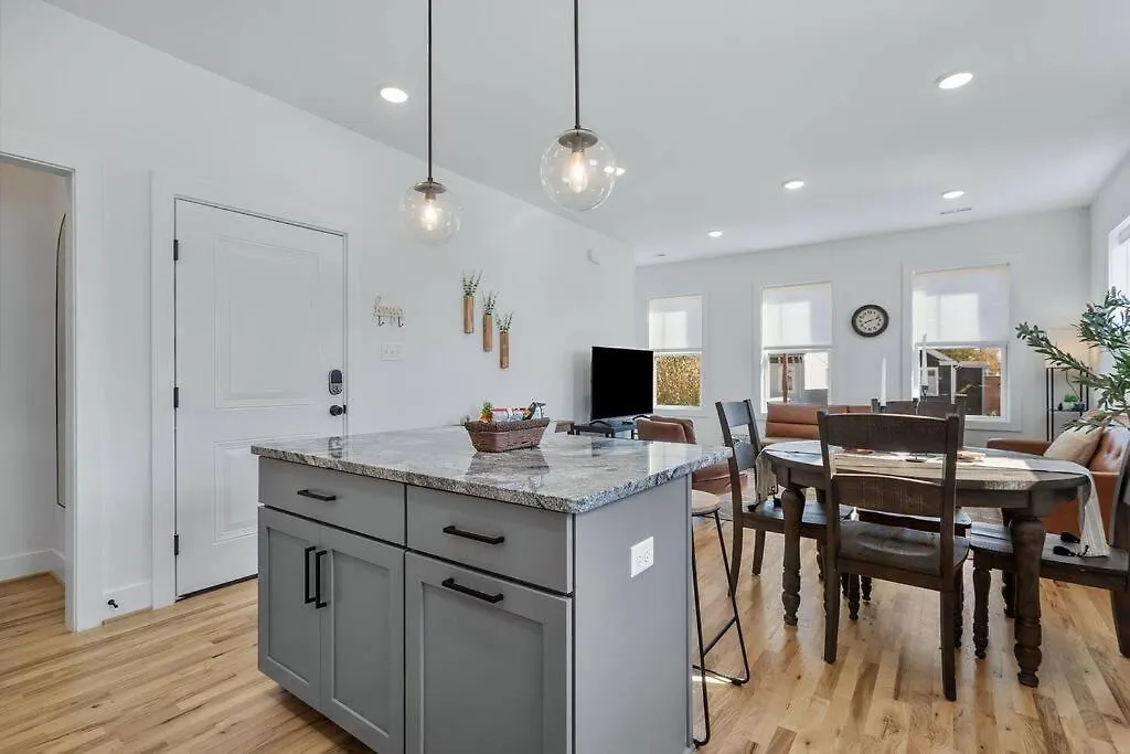 Duplex With Balcony And Spacious Dog-Friendly Oasis! Richmond 0*,